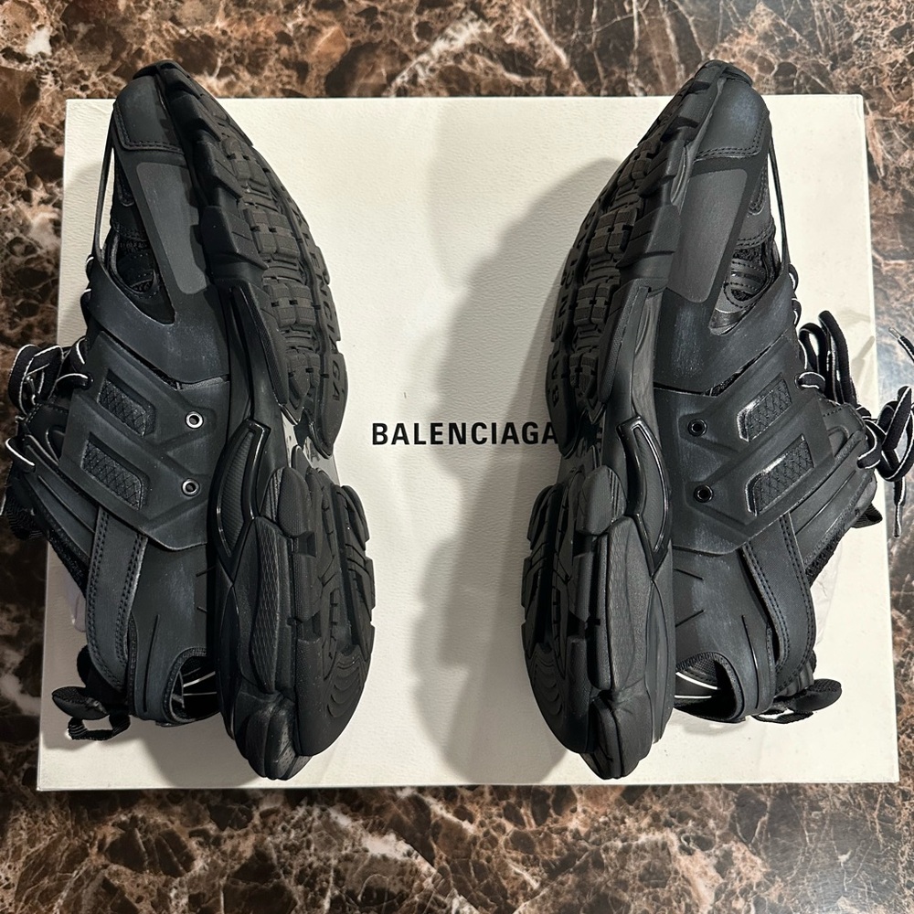 Balenciaga track running shoes great condition size 42